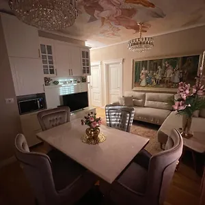 Deoni Luxury Appartamento Tirana