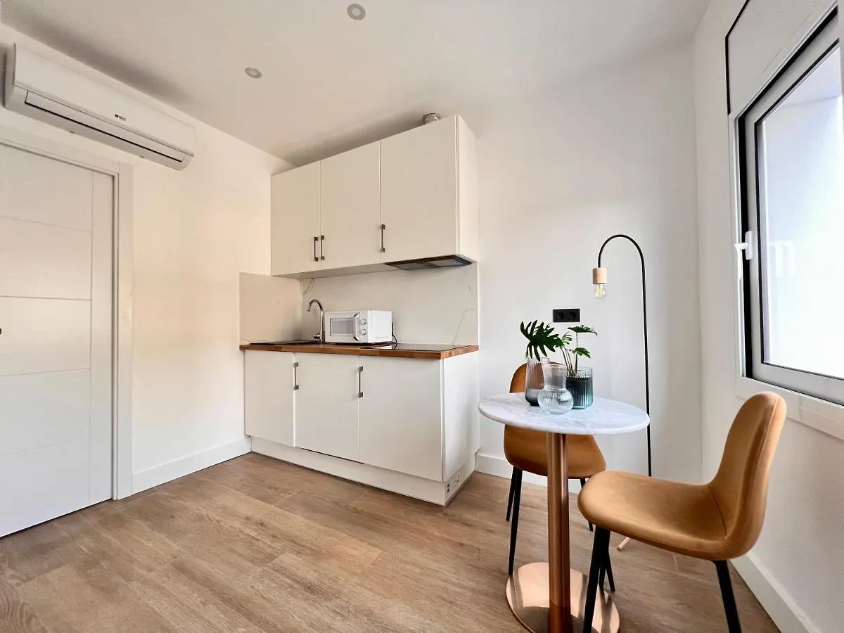 Crysoyle Apartment Barcelona Next To Camp Nou 오스피탈레트 데 요브레가트 0*,  스페인