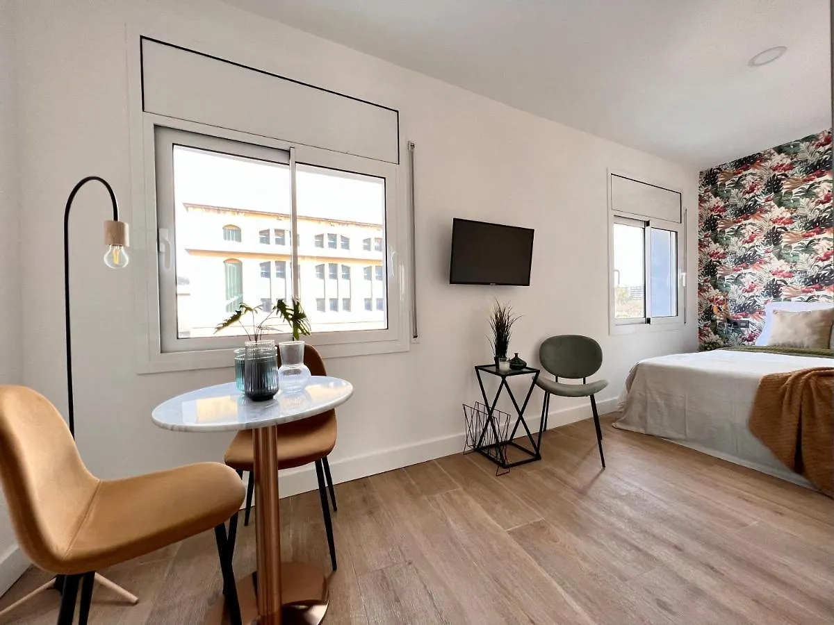 Crysoyle Apartment Barcelona Next To Camp Nou 오스피탈레트 데 요브레가트 0*,  스페인